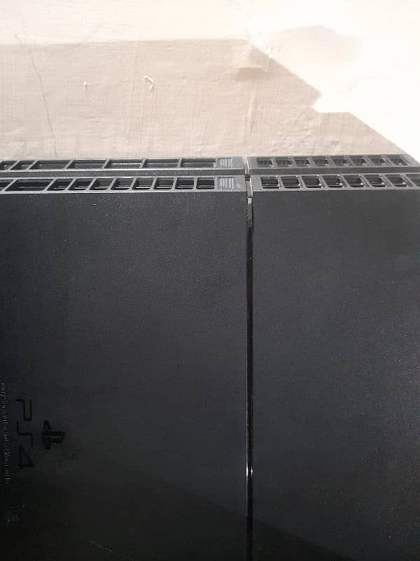 Playstation 4 for sale! UK made very less used. (with controller) 5