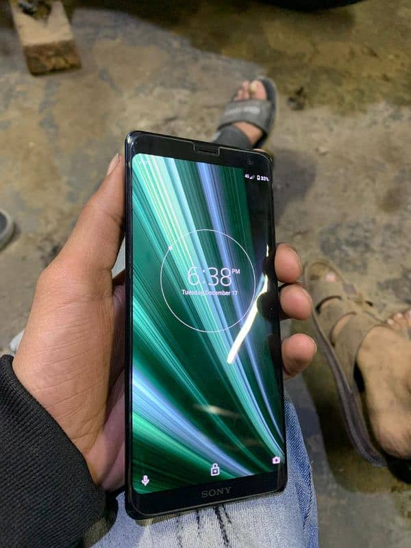 I want to sell sony xz3 WhatsApp ur call (03096702728) 1