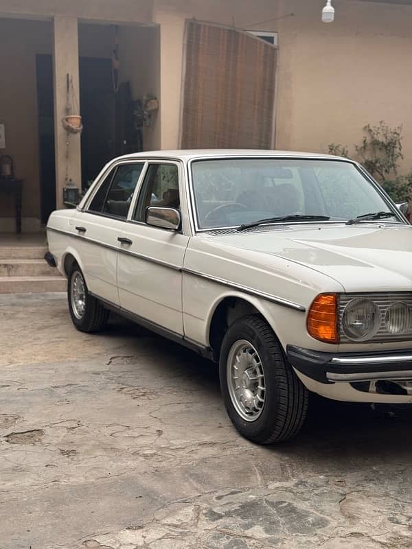 Mercedes D Series 1983 2