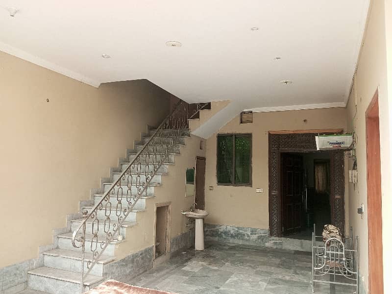 Ideal Location Near Package Mall APS School Beacon House School Only For Bachelor 2