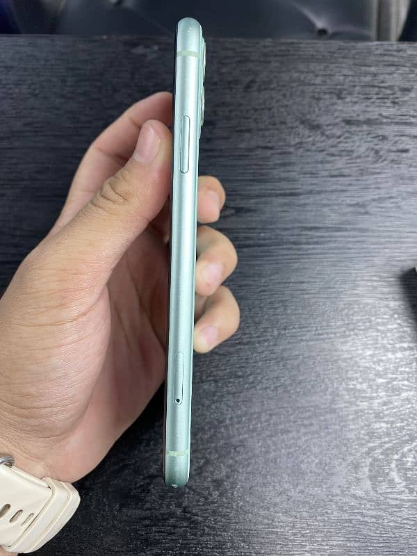 Iphone 11 128gb dual approved with box 2