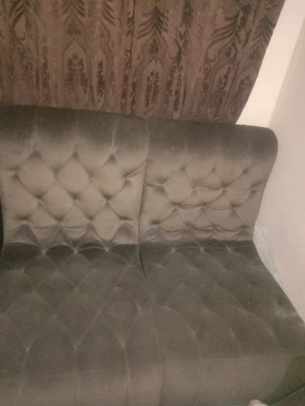 sofa for sale use but fresh condition 0