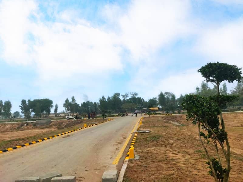 100ft Road 1 Kanal Sami Commercial Plot For Sale Chahar Bagh 0