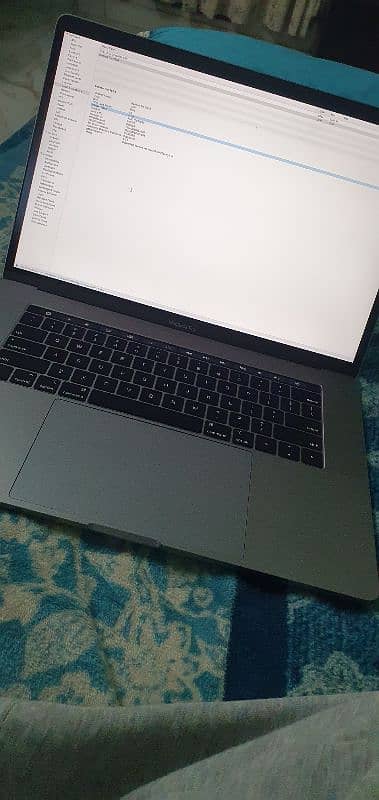 macbook pro 2019 i9 32/512 15 inch with 4gb dedicated graphic card 4