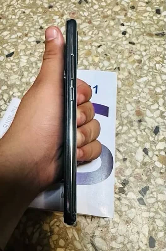 Vivo S1 8/256 With Box Charger 5