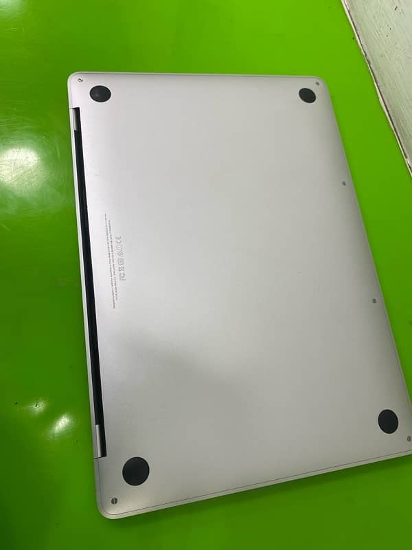 MACBOOK PRO 2017 13 INCH 3