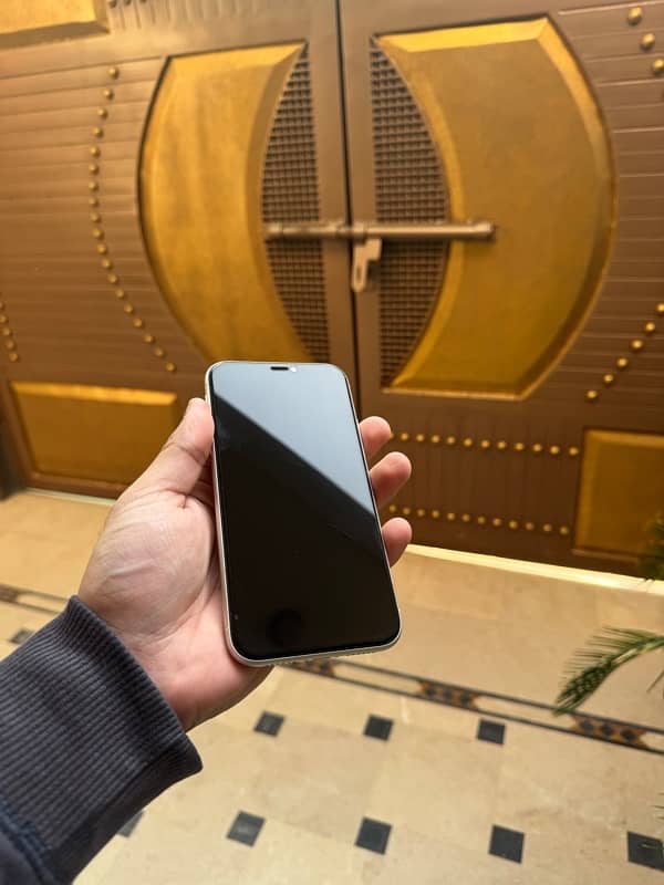 iphone 11 128gb 10/10 pta approved 5