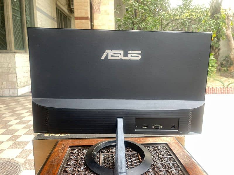 Asus 24 inch IPS display ultra thin monitor 1