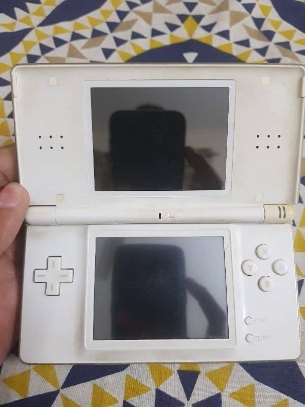 Nintendo DS Lite with 10 Gaming Card's 1