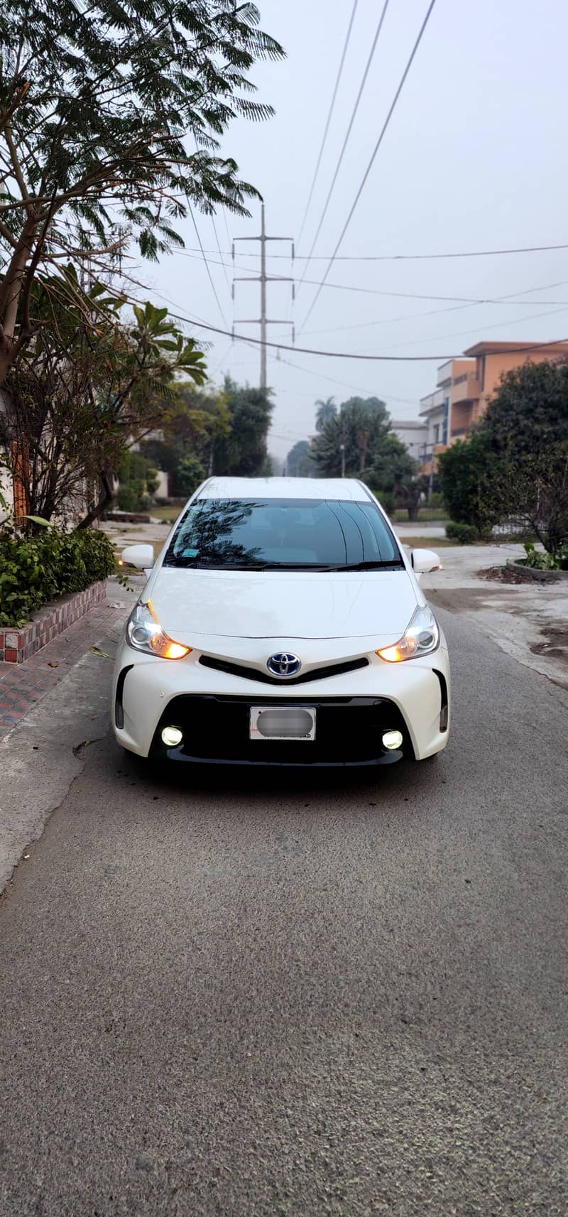 Toyota Prius Alpha 2015 2