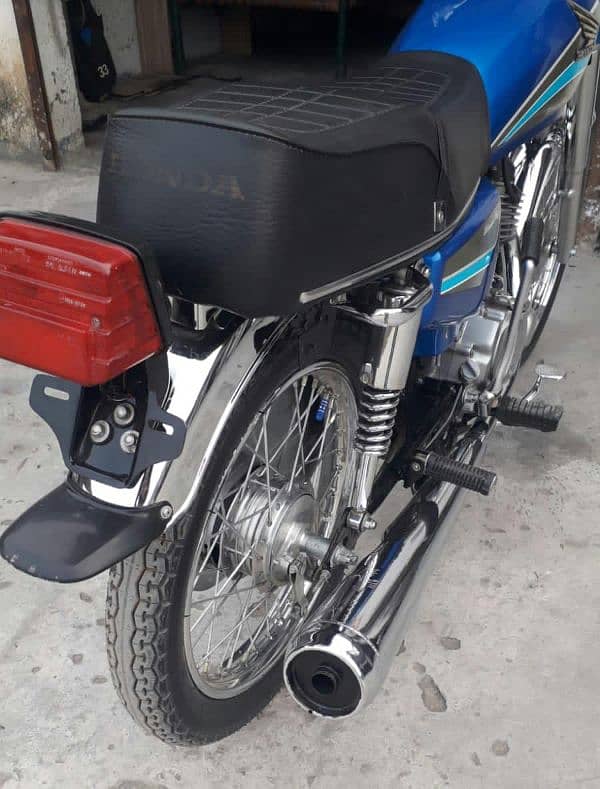 Honda CG 125cc urgent for sale good doctor number WhatsApp 03252553595 0