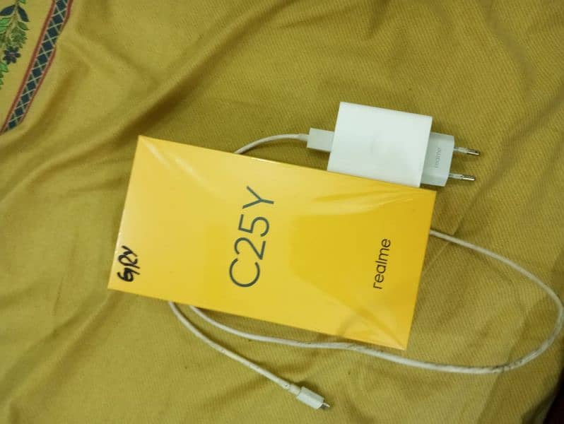 Realme C25Y 9