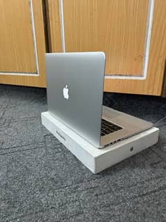 MacBook Pro with Box 16/512