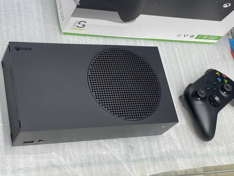 Xbox Series S 1TB Black Used Available Just Like New 3