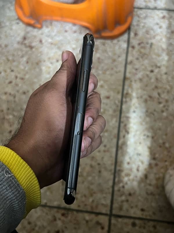 iPhone 11 Pro pta approved 4