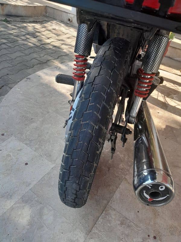 HONDA 125 TYRE FOR SALE 2