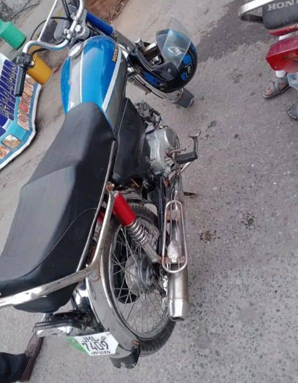 zxmco 2o18 model bike h Jhelum ka number 3