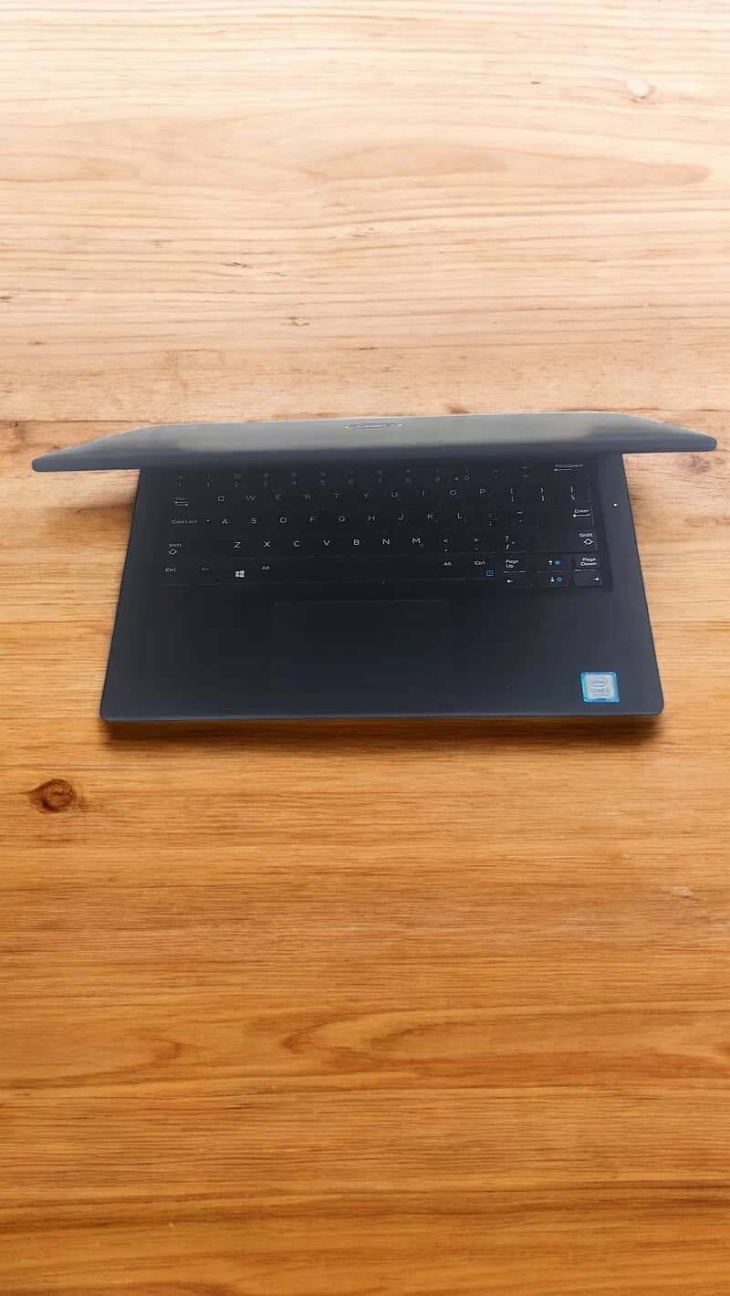 DELL LATITUDE 7390 CORE I5 8th GEN 256 SSD 3