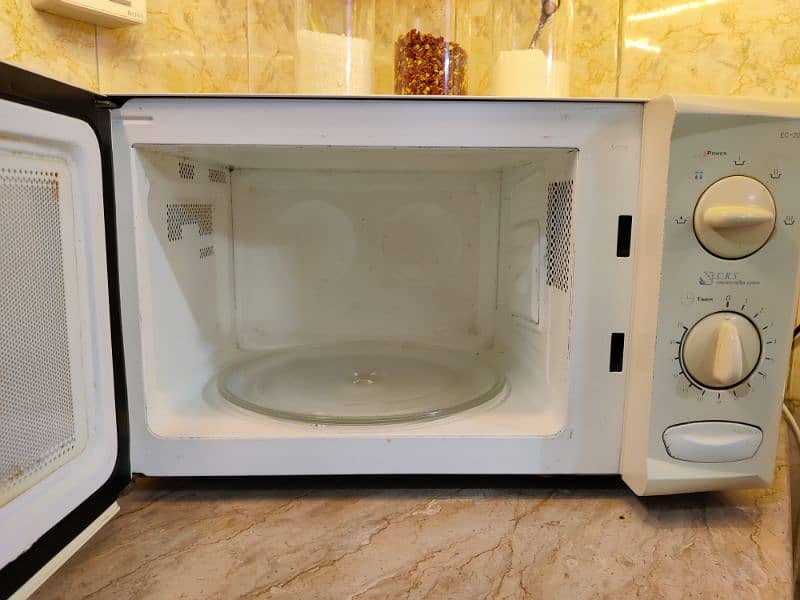 Dawlance Microwave Oven 1