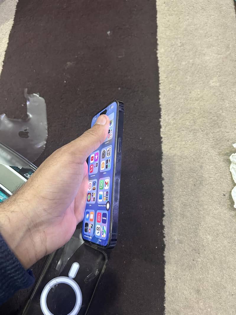 Apple iPhone 14 Pro Max 1