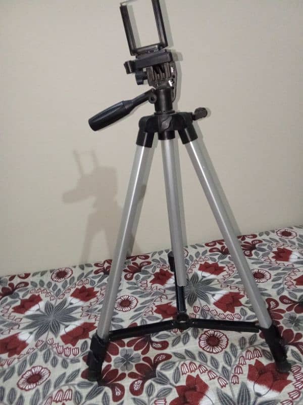 7ft Aluminium Tripod Stand Adjustable Portable With Mobile Holder. 1