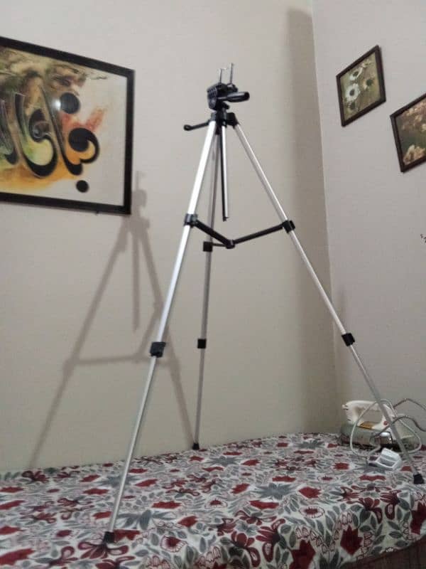 7ft Aluminium Tripod Stand Adjustable Portable With Mobile Holder. 4