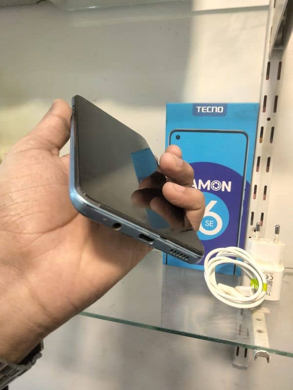 Tecno camon 16SE 6/128 with box & charger 4