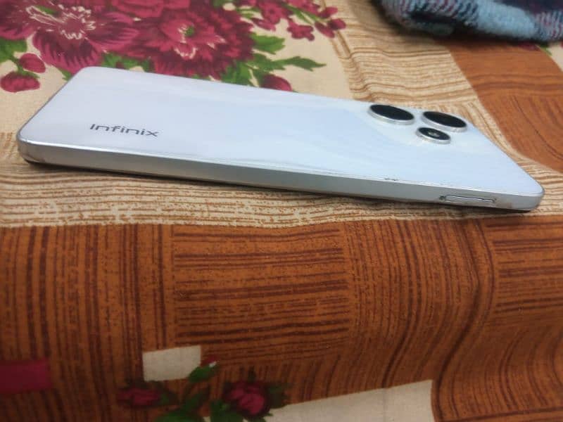 Infinix hot 30 1