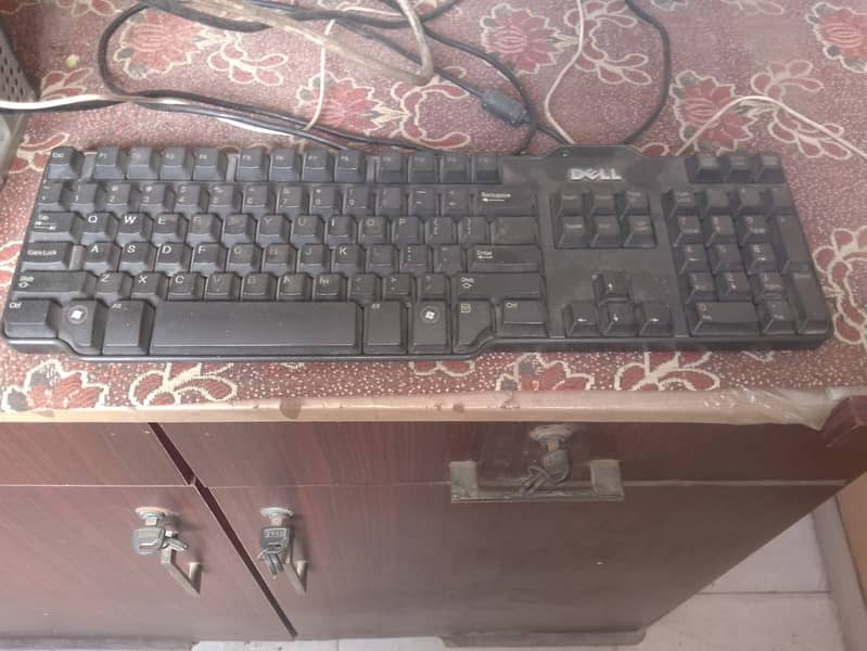 complete computer set 4 GB 160 GB for sell 4