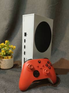 Xbox Series s with controller .