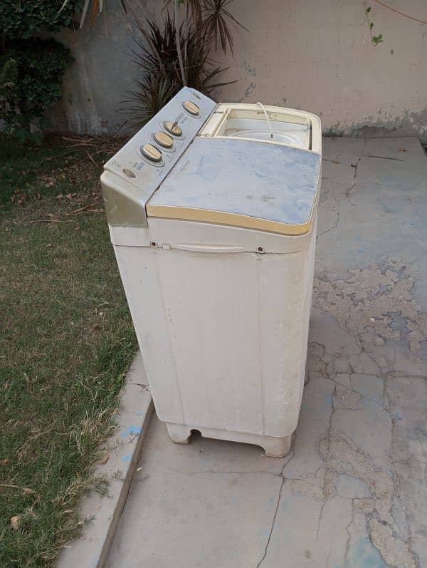 Kenwood 10kg load semi-automatic washing machine (dryer is broken) 4