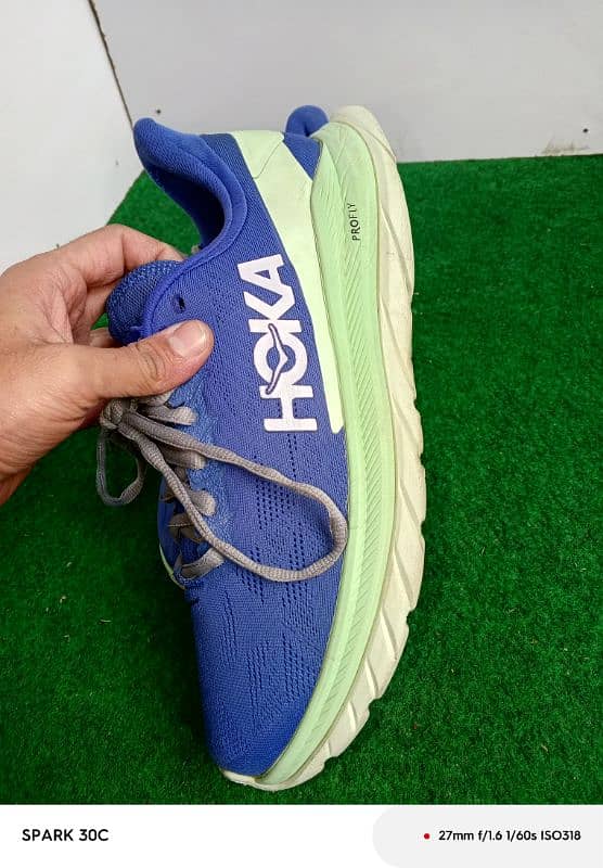 HOKA ONE ONE 3