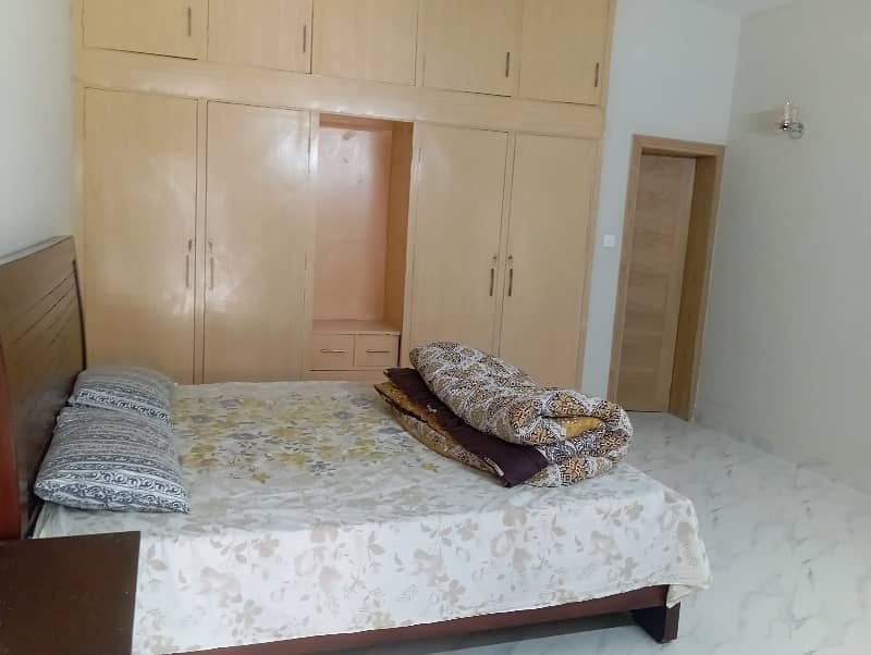 F-7/2. Fully Furnished One Kanal Upper Portion Separate Gate Tiles Flooring Near Rana Market Big Garden 3