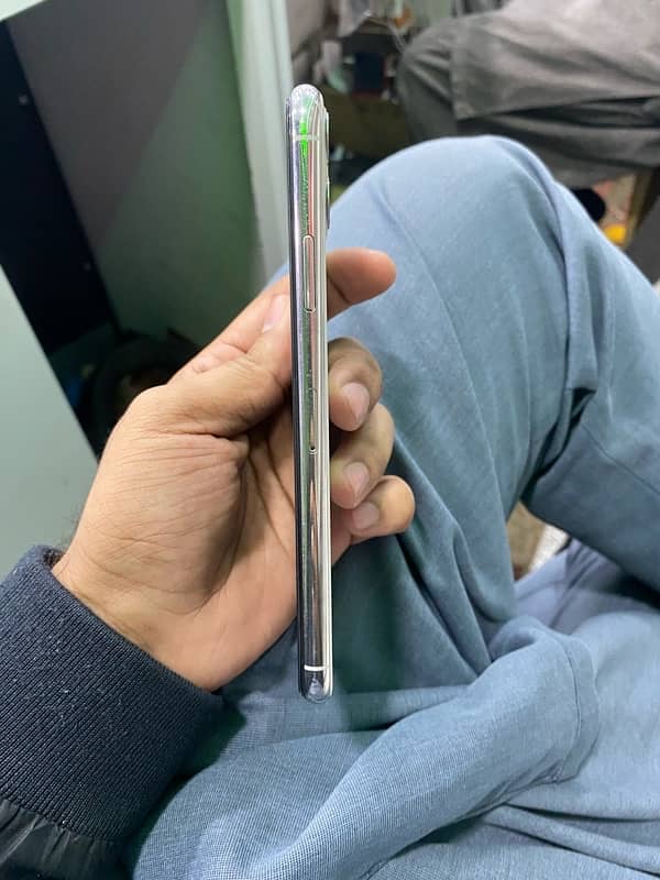 iphone 11 promax 64Gb Pta Approved 0