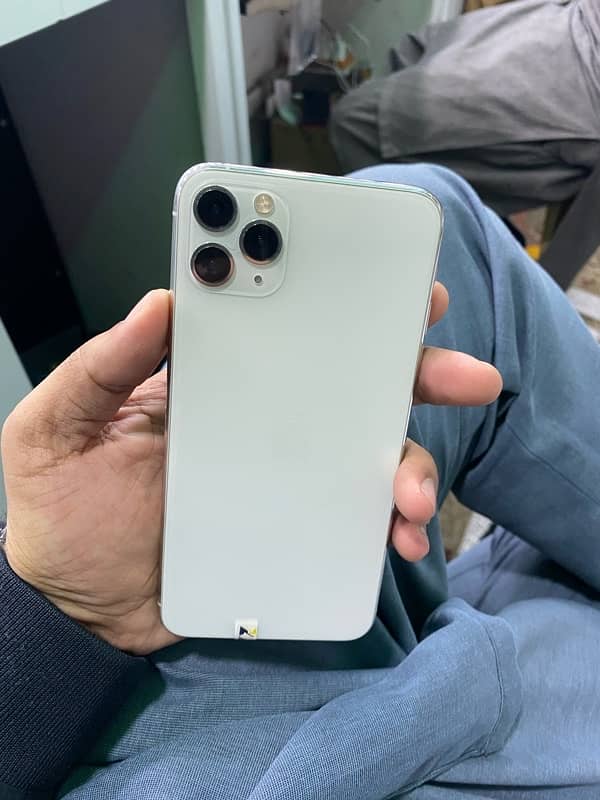 iphone 11 promax 64Gb Pta Approved 4