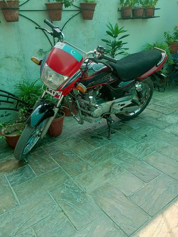 Honda delux 125 1