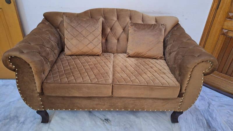 7 seater sofa with center table 3