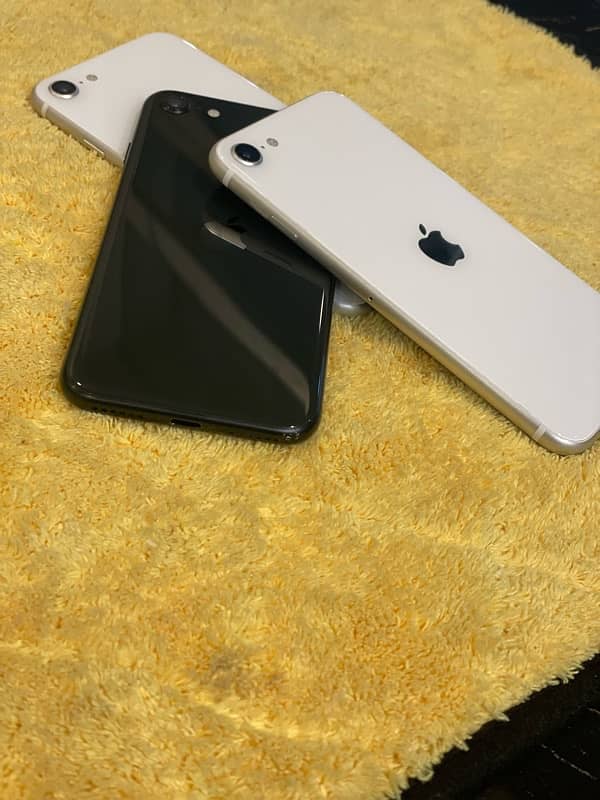 iPhone Se 2020 128gb pta approved 1