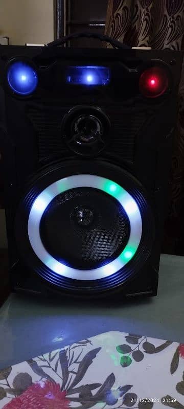 Bluetooth powered speakers 1