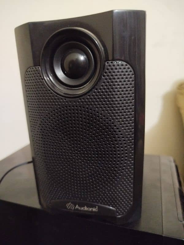 Audionic sub woofer 5