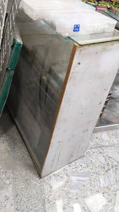 wood n mirror counter for sale