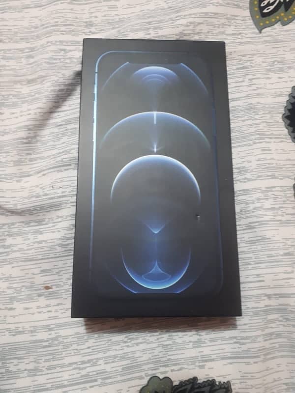 iPhone 12pro box 1