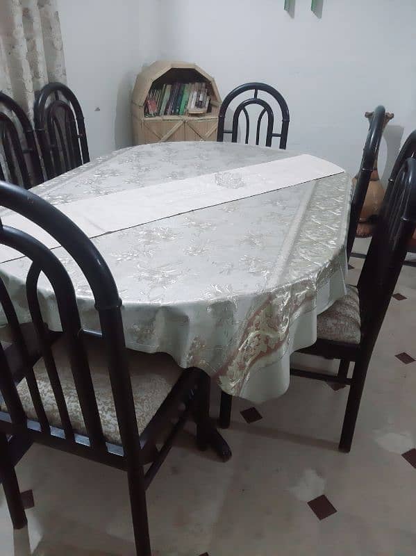 Dining table with 6 chairs 0