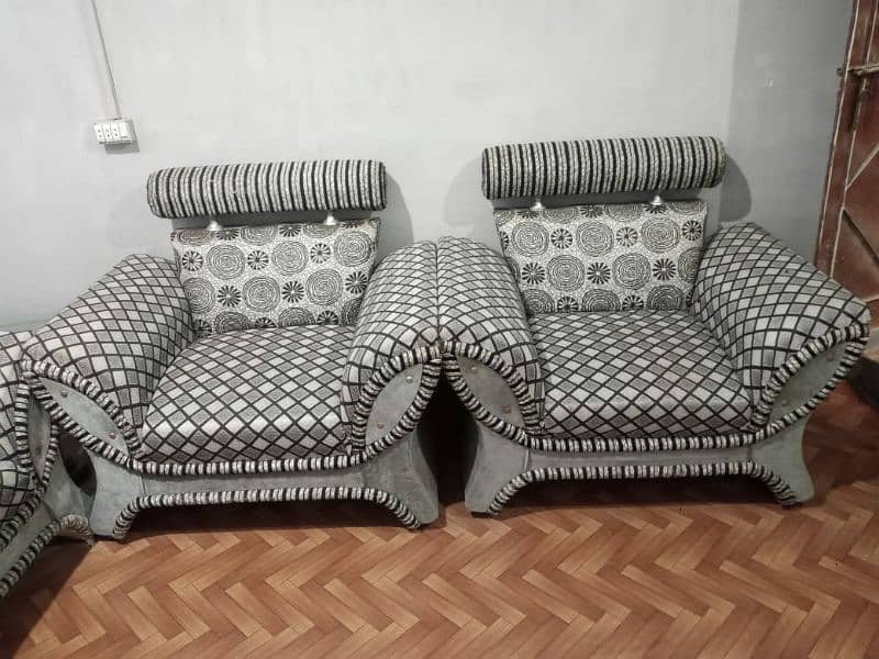 Slightly used Sofa Set for Sale Same as New 2