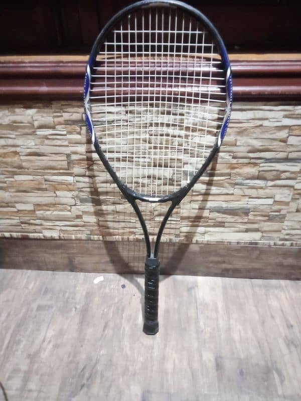 tannis racket 5