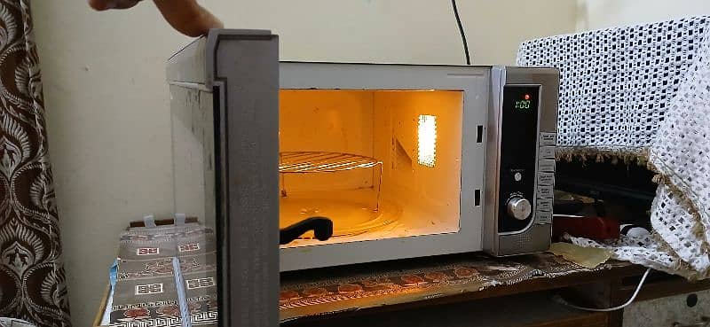 Microwave oven 4