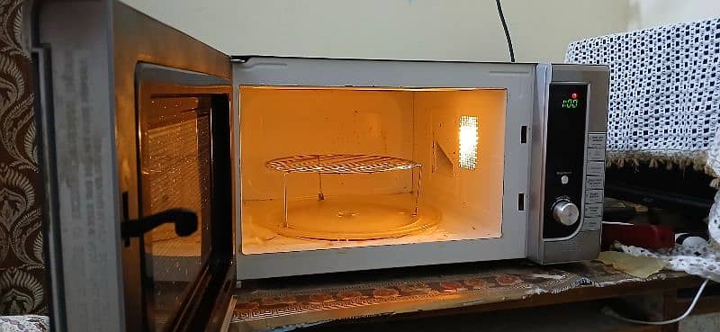 Microwave oven 5