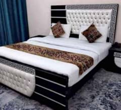 Full size bed two side tble ky sath