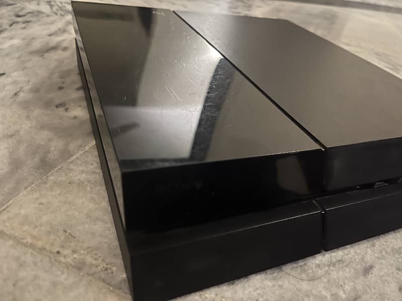 PS4 perfect condition with (Elden ring,sekiro and Bloodborne) all dlc 0