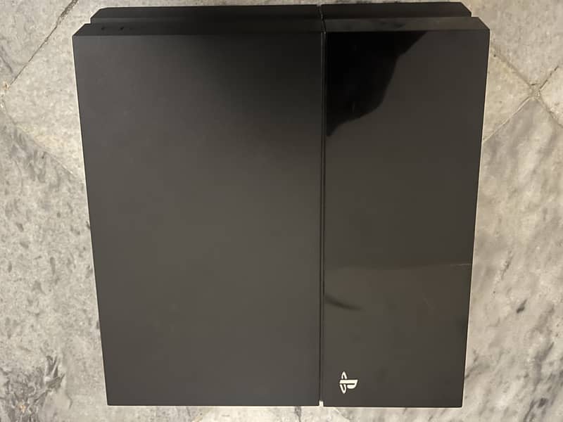 PS4 perfect condition with (Elden ring,sekiro and Bloodborne) all dlc 1